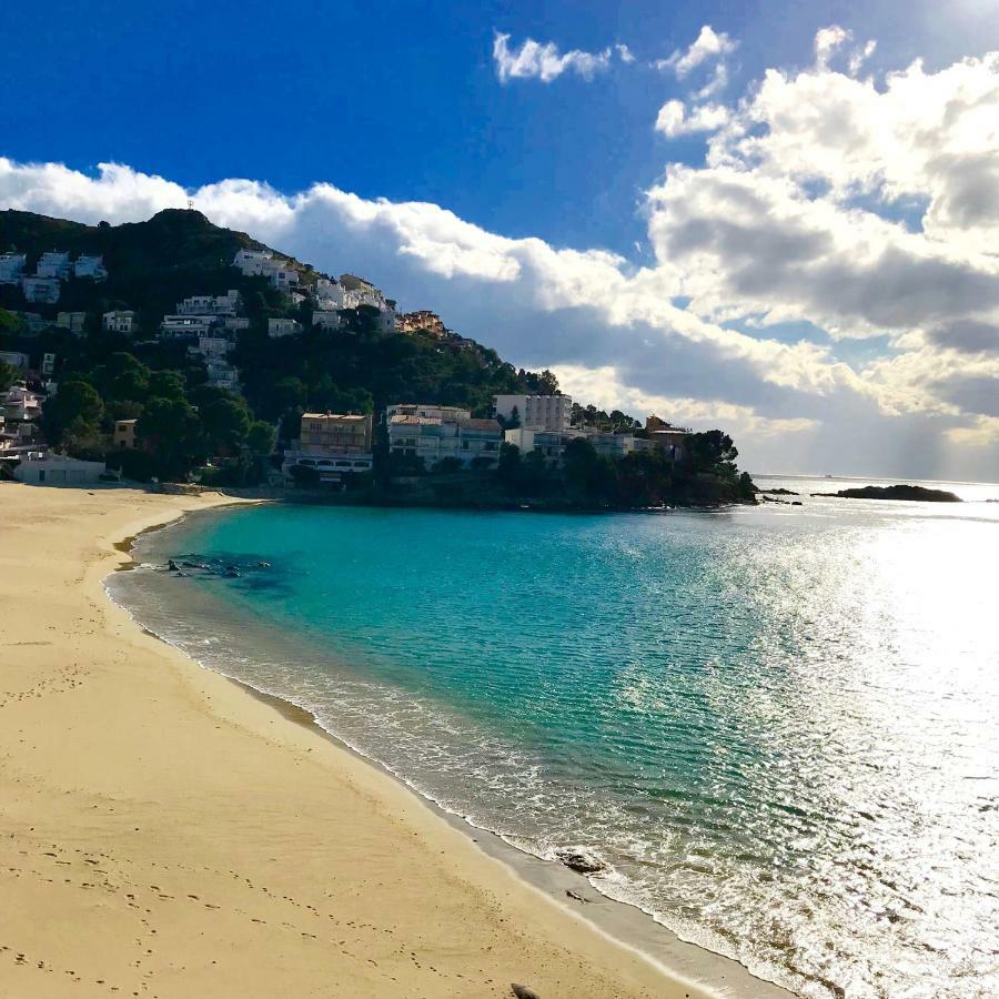 Apartmán Castell Blau Roses Exteriér fotografie